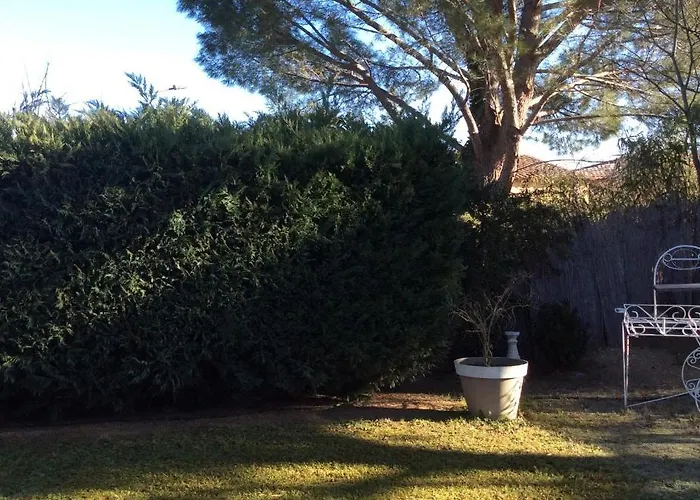 De Charme בית נופש Aniane