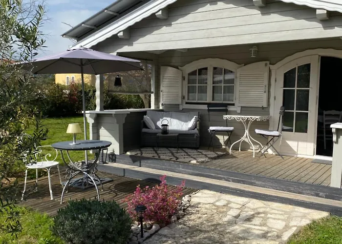 De Charme בית נופש Aniane